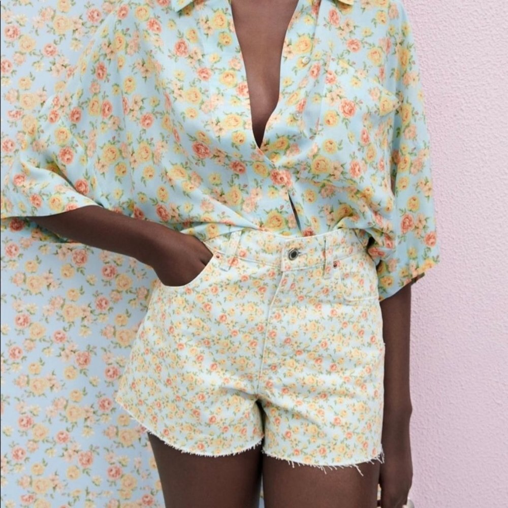 Zara The 90’s Short in Romantic Flower Print Signature Denim